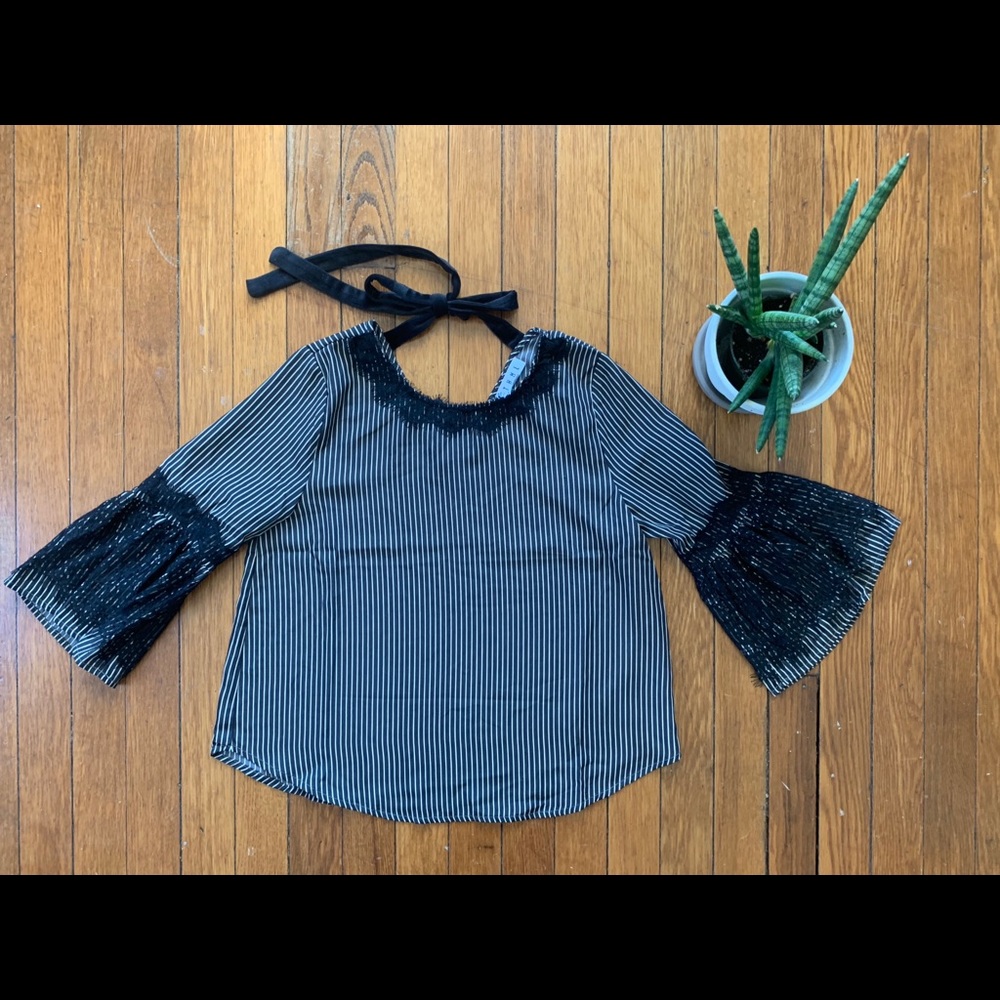 THML Blouse w/Lace Detai